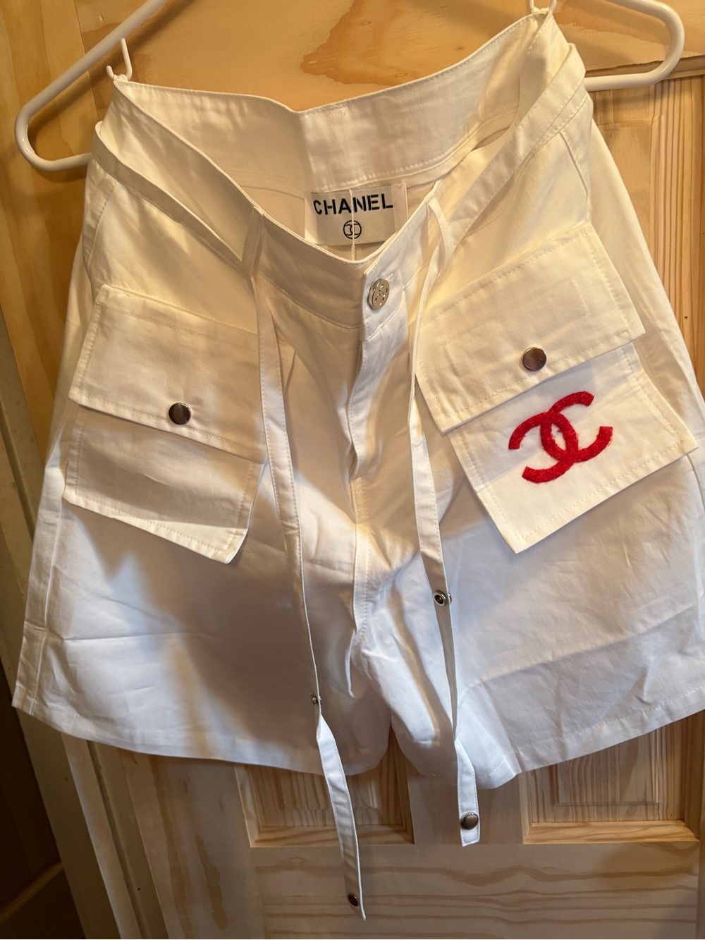 FASHION White Shorts with Red Logo Accent - Picture 4 of 9